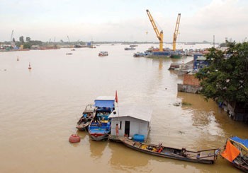 Wastewater from households along Dong Nai River will be treated (Photo: SGGP) Wastewater from households along Dong Nai River will be treated (Photo: SGGP)